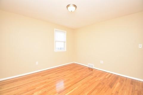 45 Redfern Dr, Springfield, MA 01109 photo 12