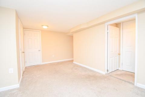 45 Redfern Dr, Springfield, MA 01109 photo 23