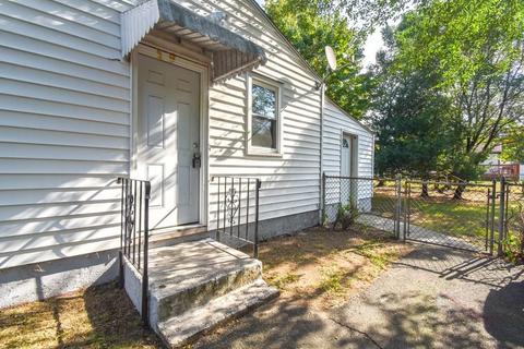 45 Redfern Dr, Springfield, MA 01109 photo 24