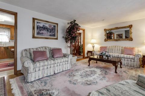 23 Arlington St, Everett, MA 02149 photo 5
