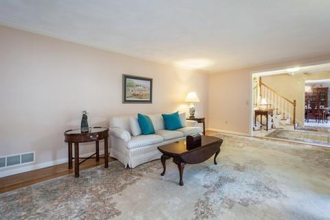 7 Scott Rd, Lexington, MA 02421 photo 4
