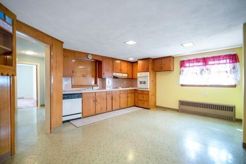 15 Muzzy St, Chicopee, MA 01020 photo 22