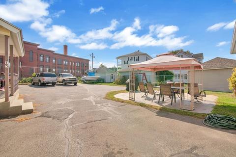 15 Muzzy St, Chicopee, MA 01020 photo 5