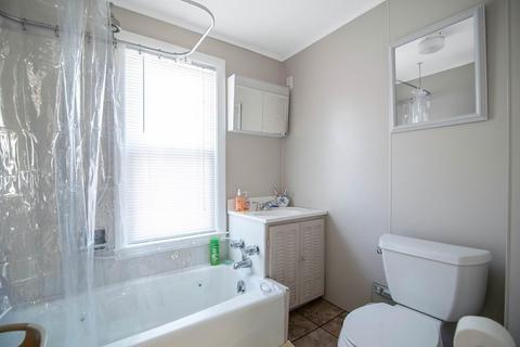 15 Muzzy St, Chicopee, MA 01020 photo 38