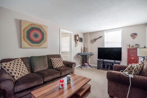 15 Muzzy St, Chicopee, MA 01020 photo 11