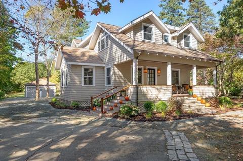 249 Cushing St, Hingham, MA 02043 photo 1