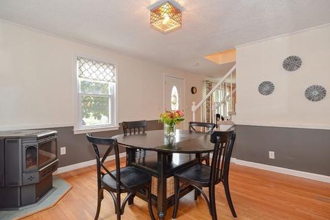 2 Picadilly St, Upton, MA 01568 photo 6