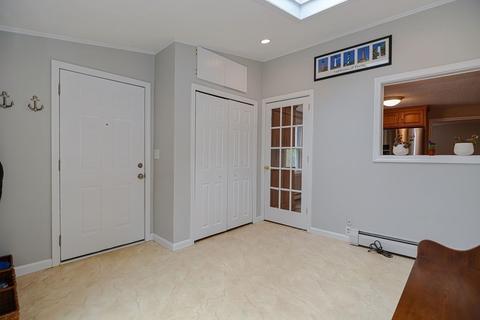 2 Picadilly St, Upton, MA 01568 photo 12