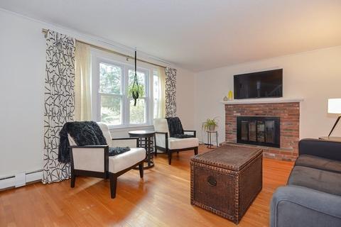 2 Picadilly St, Upton, MA 01568 photo 8