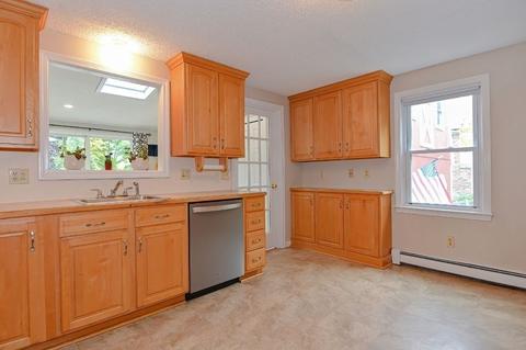 2 Picadilly St, Upton, MA 01568 photo 3