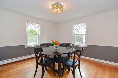 2 Picadilly St, Upton, MA 01568 photo 5