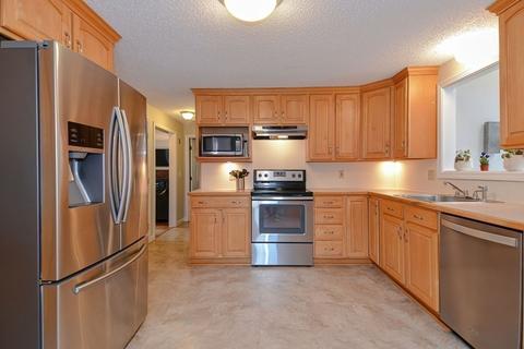 2 Picadilly St, Upton, MA 01568 photo 4
