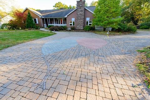 22 Clark Ln, Easthampton, MA 01027 photo 3