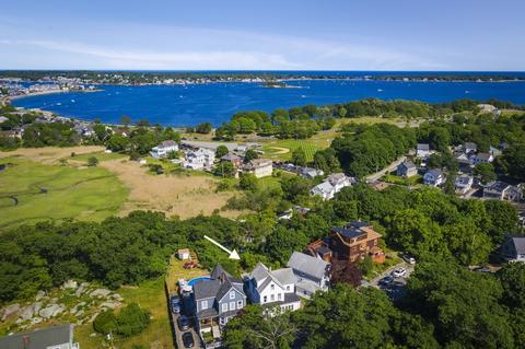 9 Marshfield St, Gloucester, MA 01930 photo 3