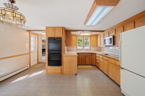 5 Maple St, Mendon, MA 01756 photo 9