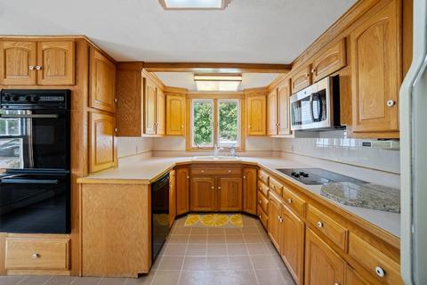 5 Maple St, Mendon, MA 01756 photo 10