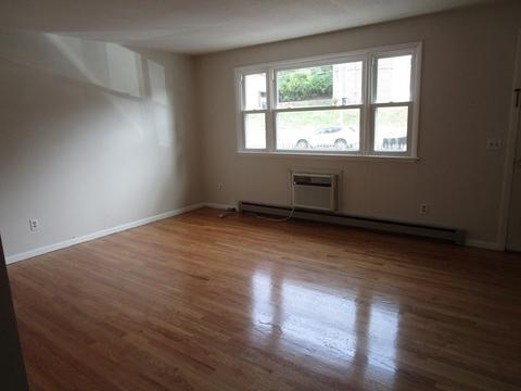 510 Goodwin St, Springfield, MA 01151 photo 4