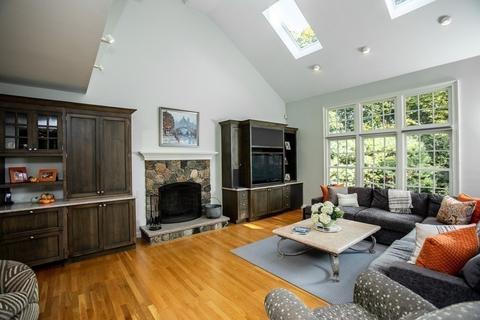 8 Pine St, Weston, MA 02493 photo 5