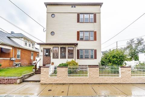 92 Meadow St, Chicopee, MA 01013 photo 1