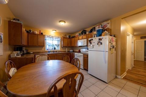 15 Almy St, Fall River, MA 02720 photo 9