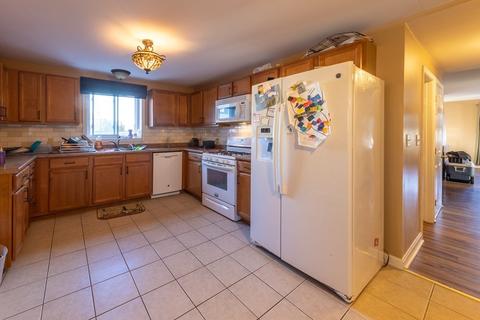 15 Almy St, Fall River, MA 02720 photo 18