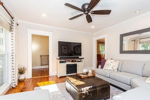 14 Warren Ave, Reading, MA 01867 photo 4