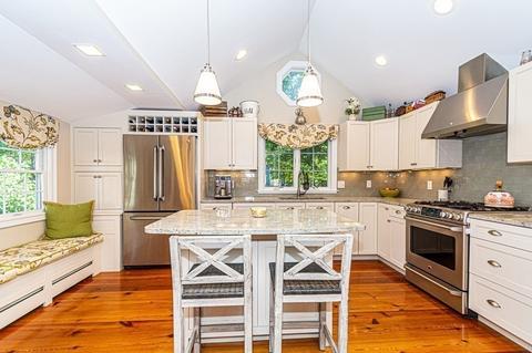 14 Warren Ave, Reading, MA 01867 photo 11