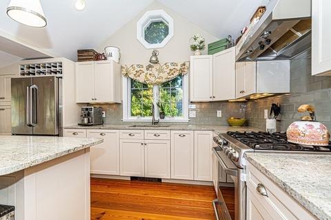 14 Warren Ave, Reading, MA 01867 photo 10