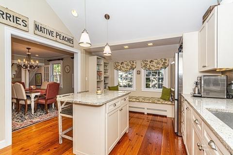 14 Warren Ave, Reading, MA 01867 photo 12