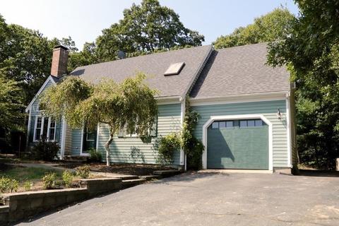 9 Pequot Ct, Mashpee, MA 02649 photo 1