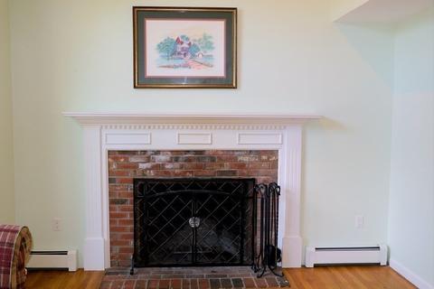 9 Pequot Ct, Mashpee, MA 02649 photo 5