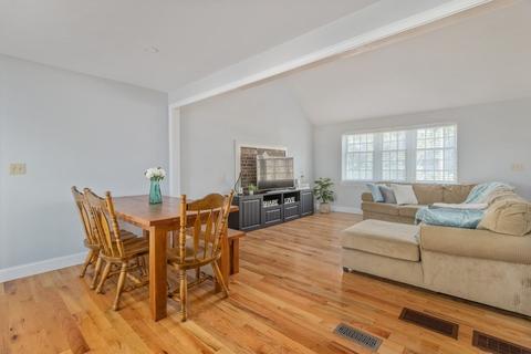 30 Wellesley Cir, Barnstable, MA 02601 photo 8