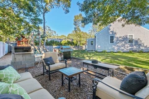 30 Wellesley Cir, Barnstable, MA 02601 photo 2