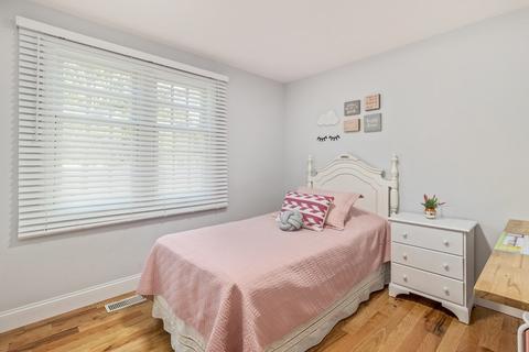 30 Wellesley Cir, Barnstable, MA 02601 photo 18
