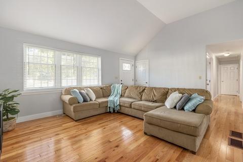 30 Wellesley Cir, Barnstable, MA 02601 photo 7
