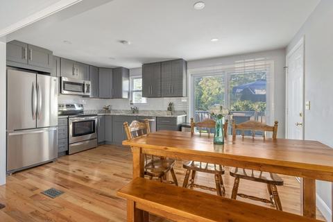 30 Wellesley Cir, Barnstable, MA 02601 photo 9
