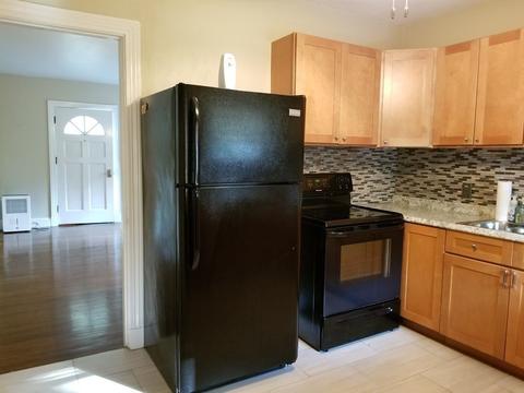 472 Pleasant St, Franklin, MA 02038 photo 3