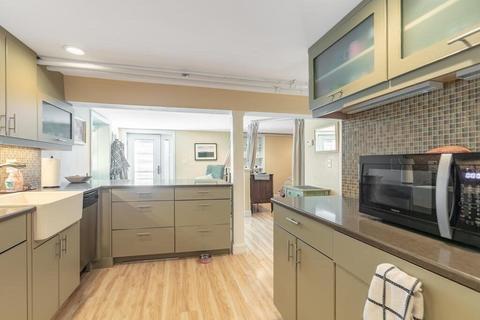 38 Baker Cir, Brookline, MA 02467 photo 20