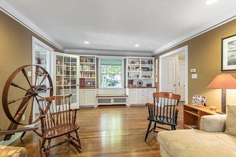 38 Baker Cir, Brookline, MA 02467 photo 3