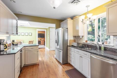 38 Baker Cir, Brookline, MA 02467 photo 6