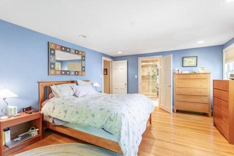 38 Baker Cir, Brookline, MA 02467 photo 14