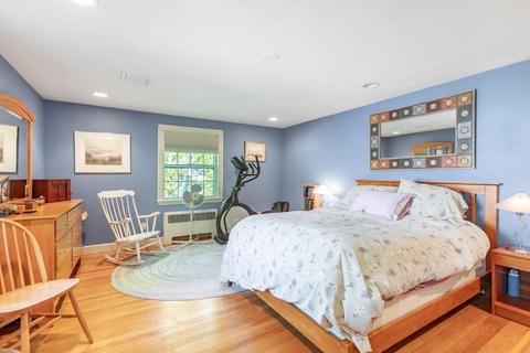 38 Baker Cir, Brookline, MA 02467 photo 13