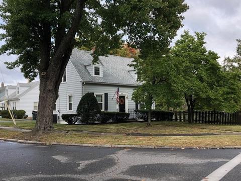 410 Plumtree Rd, Springfield, MA 01118 photo 2