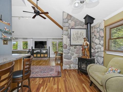 100 Risley Rd, Chestnut Hill, MA 02467 photo 11