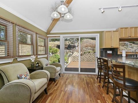 100 Risley Rd, Chestnut Hill, MA 02467 photo 9