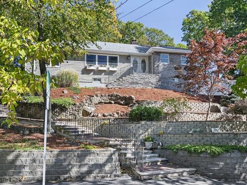 100 Risley Rd, Chestnut Hill, MA 02467 photo 1