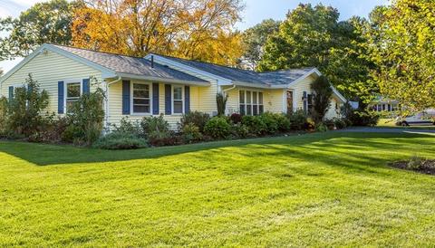5 Barbara Rd, Raynham, MA 02767 photo 1