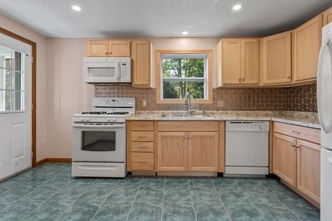 41 Devonshire Dr, Mashpee, MA 02649 photo 12