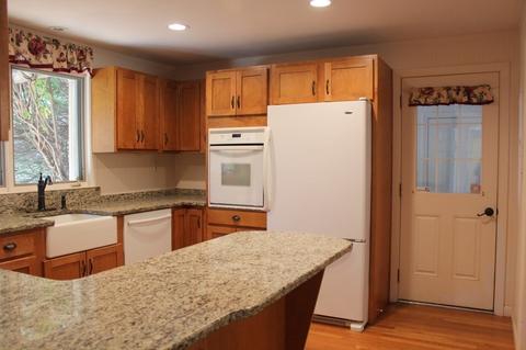 25 Mendon St, Upton, MA 01568 photo 3