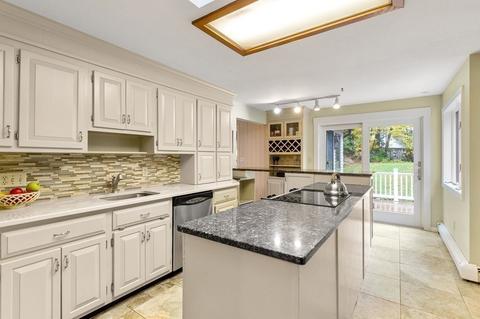 43 Ashbrook Dr, Hampton, NH 03842 photo 9